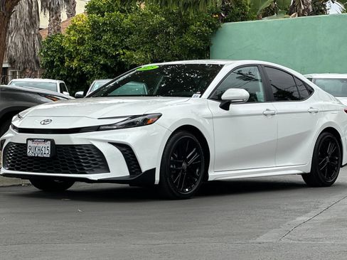 Certified 2025 Toyota Camry SE w/ Convenience Package FWD image 9