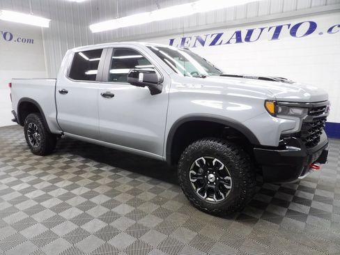 Used 2024 Chevrolet Silverado 1500 ZR2 image 3