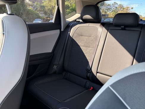 Used 2025 Volkswagen Taos SE image 39