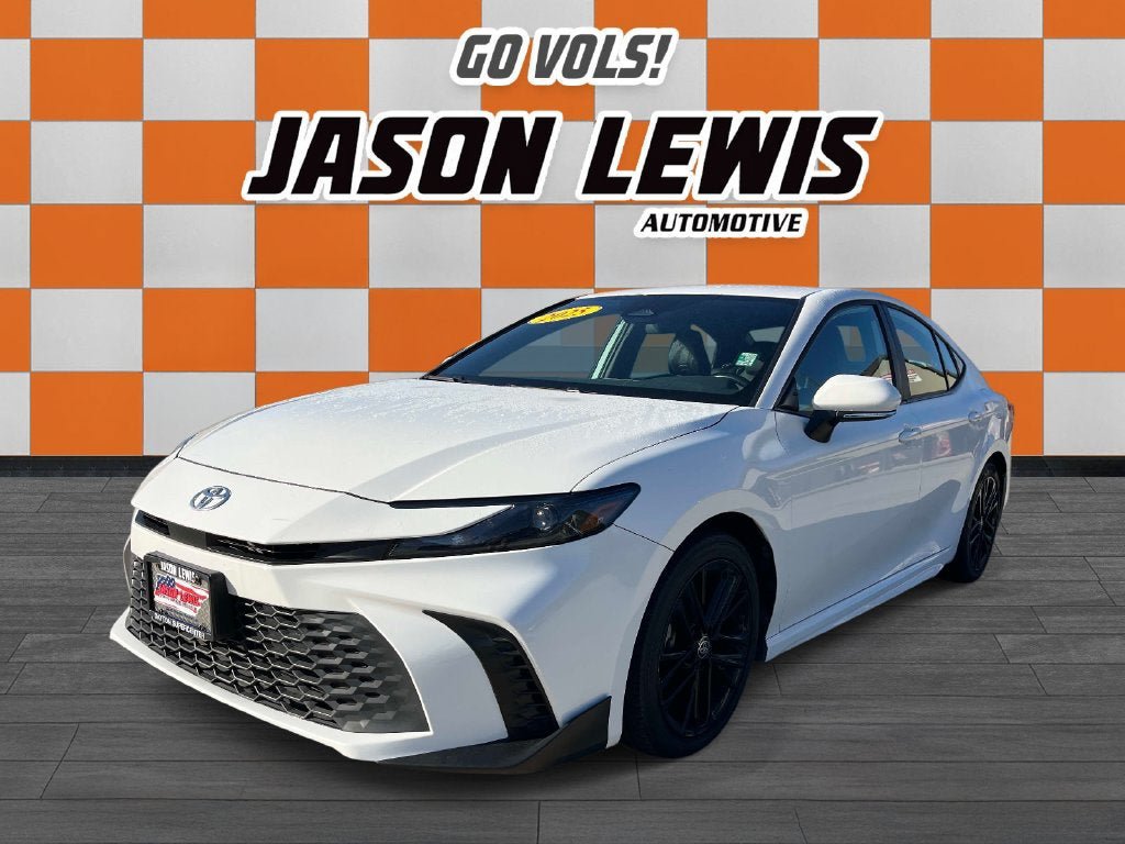Used 2025 Toyota Camry SE FWD image 7