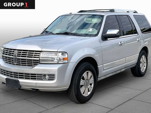 Used 2010 Lincoln Navigator 4WD image 1