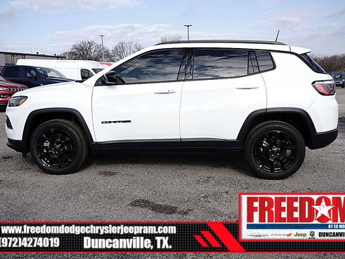 New 2026 Jeep Compass Latitude image 2