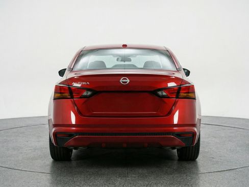 Used 2025 Nissan Altima 2.5 SV image 7