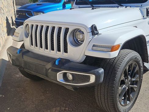 Used 2022 Jeep Wrangler Unlimited Sahara AWD/4WD image 2