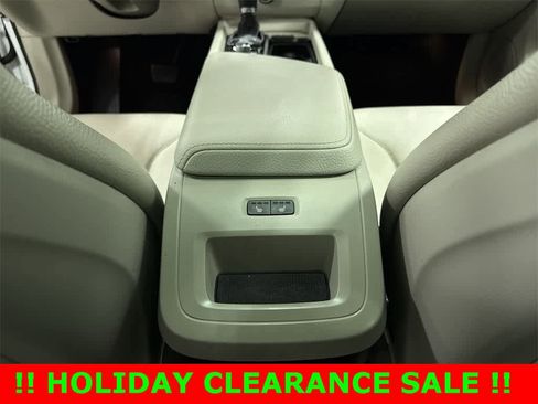 Used 2020 Volvo XC60 T5 Momentum image 29