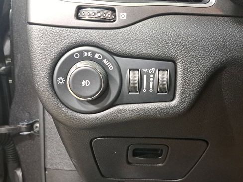 Certified 2022 Jeep Cherokee Trailhawk image 25