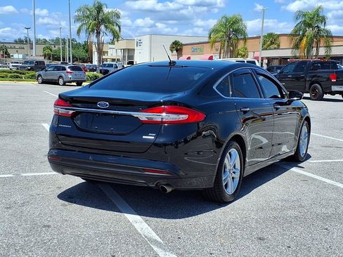 Used 2018 Ford Fusion SE w/ Fusion SE Technology Package FWD image 7