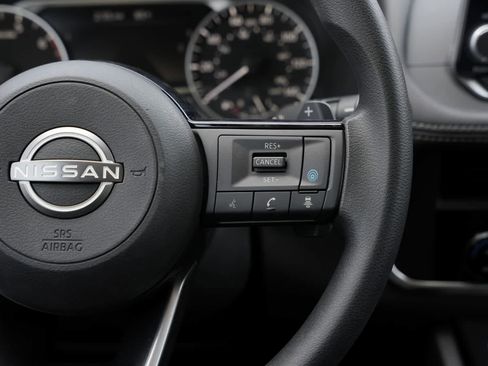Used 2023 Nissan Rogue SV FWD image 11