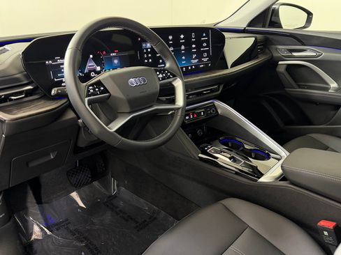 Certified 2025 Audi Q5 Premium w/ Convenience Package AWD/4WD image 4