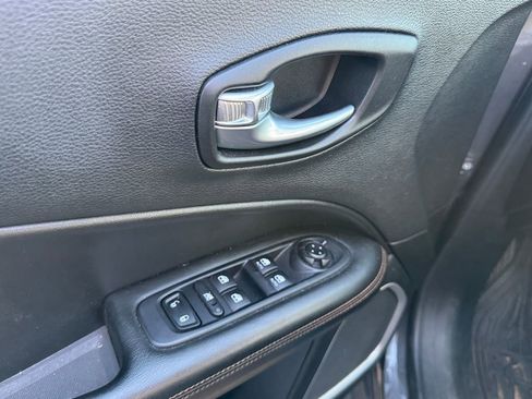 Used 2019 Jeep Compass Limited image 23