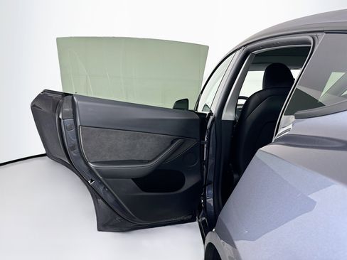 Used 2023 Tesla Model Y Long Range image 25