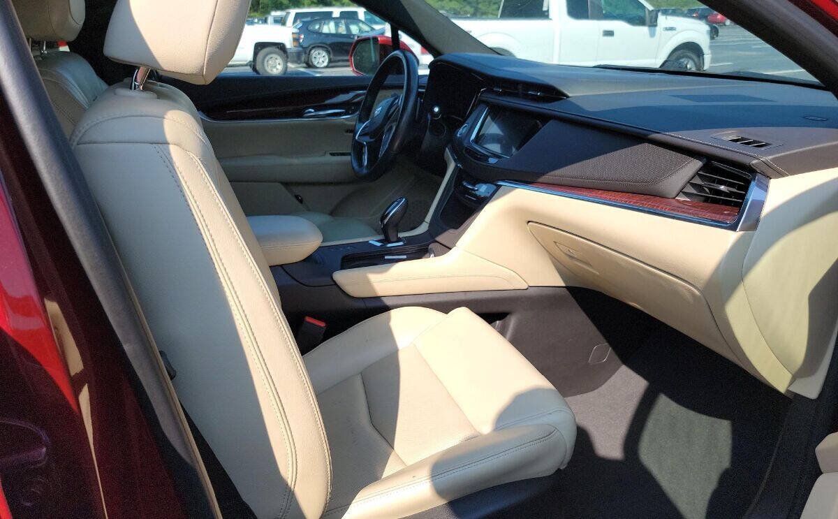 Used 2017 Cadillac XT5 Premium Luxury AWD/4WD image 8