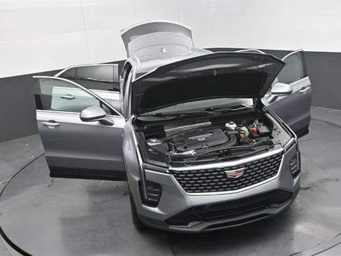 Used 2024 Cadillac XT4 Premium Luxury FWD image 34