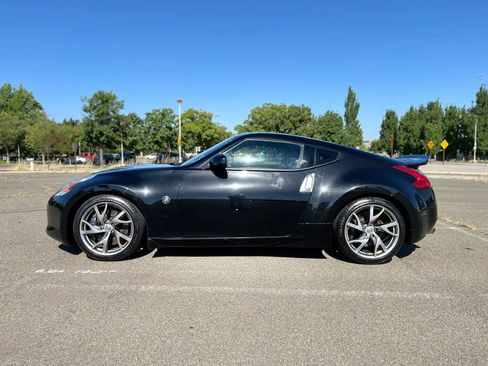 Used 2011 Nissan 370Z Touring w/ Sport Pkg RWD image 7