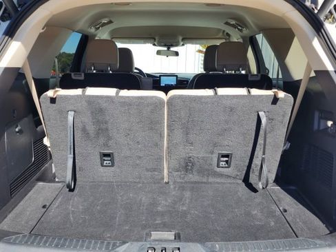 Used 2020 Ford Explorer XLT w/ Equipment Group 202A image 13