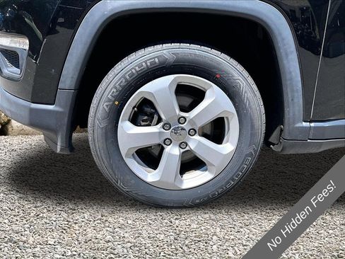 Used 2019 Jeep Compass Latitude w/ Cold Weather Group AWD/4WD image 9
