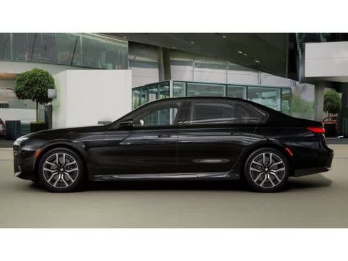 New 2026 BMW 740i xDrive w/ Premium Package image 4