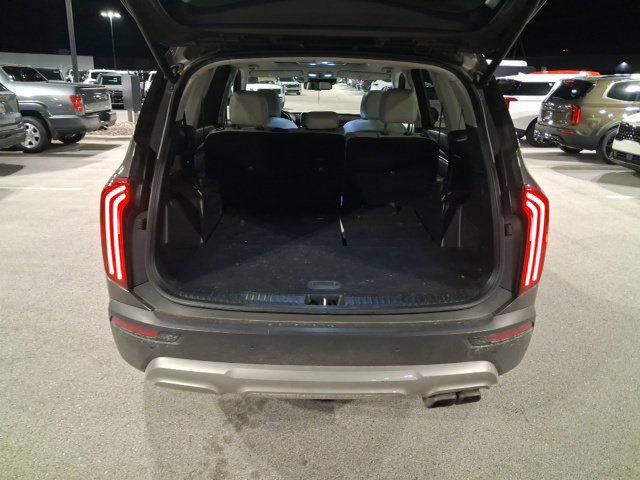 Used 2020 Kia Telluride EX AWD/4WD image 6