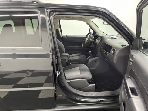 Used 2009 Jeep Patriot Sport FWD image 26