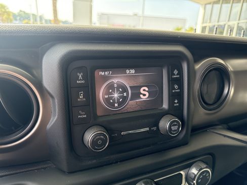 Used 2021 Jeep Wrangler Unlimited Sport AWD/4WD image 23