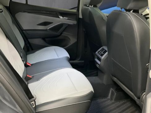 New 2026 Volkswagen Tiguan SE image 11