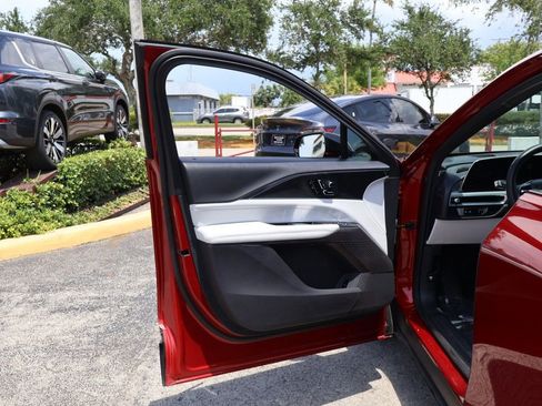Used 2024 Cadillac Lyriq Sport RWD image 27