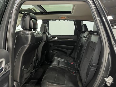 Used 2013 Jeep Grand Cherokee SRT8 w/ Luxury Group II AWD/4WD image 29