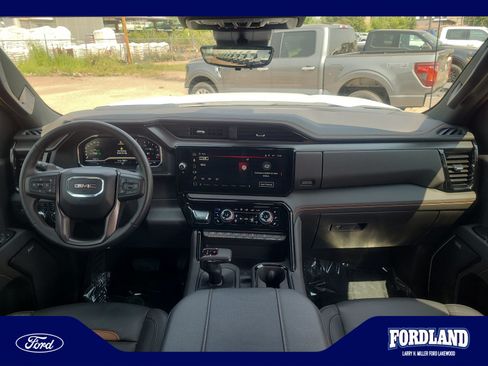 Used 2025 GMC Sierra 1500 AT4 w/ AT4 Premium Package AWD/4WD image 20