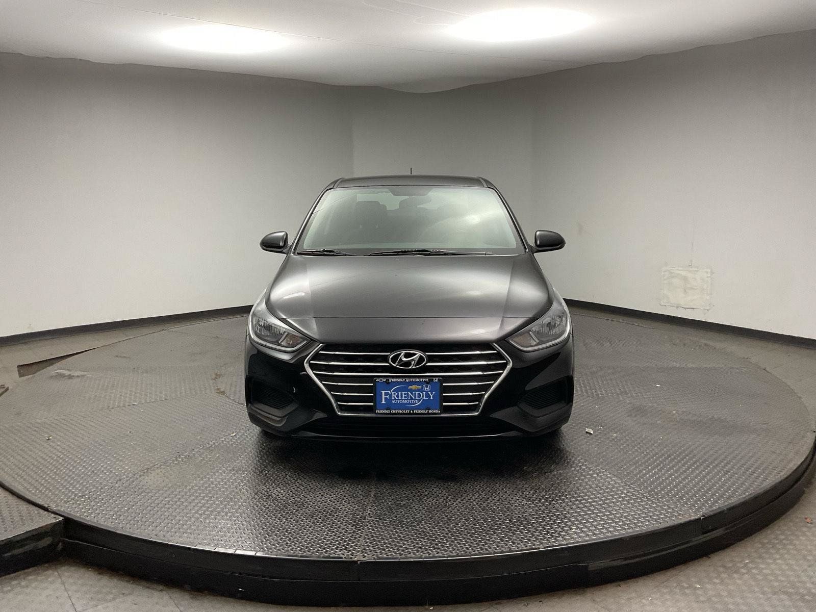 Used 2022 Hyundai Accent SE FWD image 2