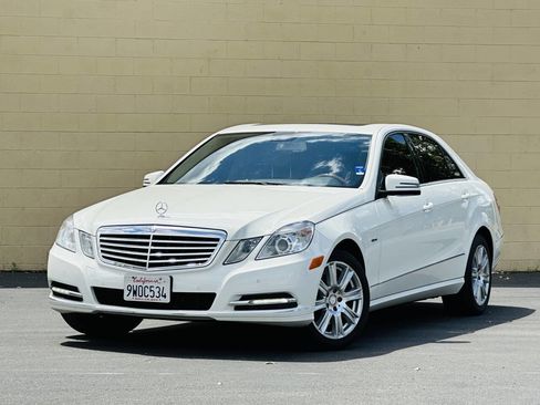 Used 2012 Mercedes-Benz E 350 Sedan w/ Lane Tracking Pkg image 3