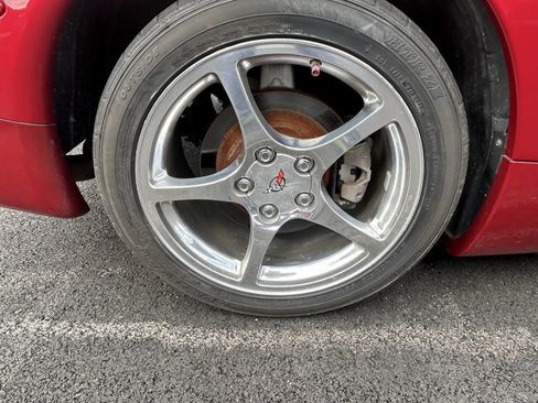 Used 2001 Chevrolet Corvette Coupe w/ Preferred Equipment Group2 image 26