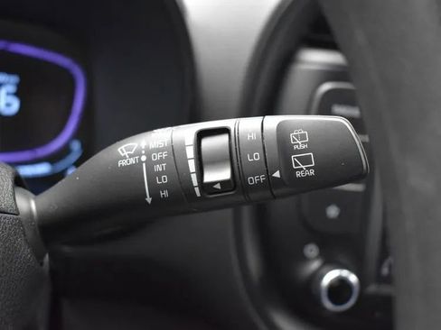 Used 2025 Kia Soul LX w/ LX Technology Package image 25