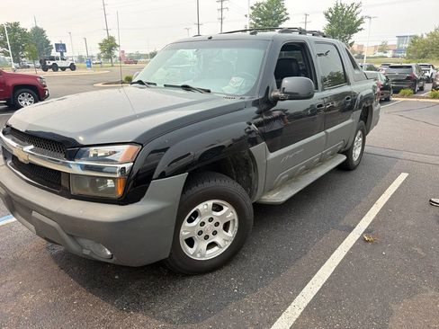 Used 2002 Chevrolet Avalanche 4x4 w/ Off-Road Suspension Pkg image 3
