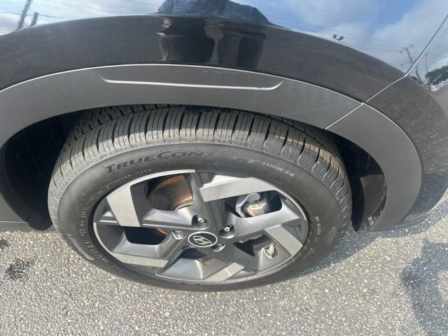Used 2023 Hyundai Venue SEL w/ Cargo Package FWD image 18