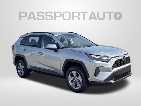Used 2025 Toyota RAV4 LE AWD/4WD image 11