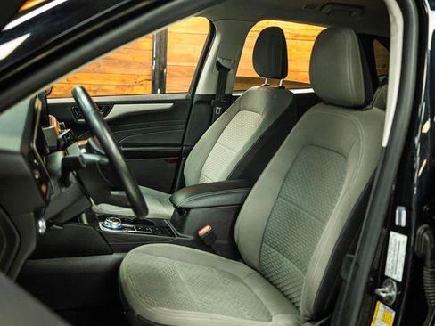 Used 2022 Ford Escape SE w/ Convenience Package FWD image 10