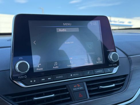 Used 2025 Nissan Altima 2.5 SV FWD image 21