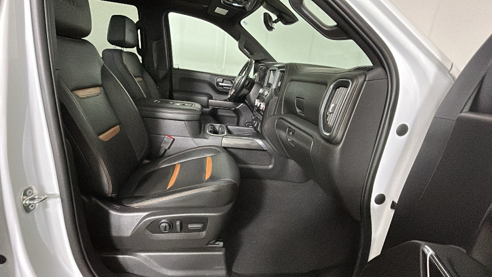 Used 2022 GMC Sierra 1500 AT4 w/ AT4 Premium Package AWD/4WD image 35