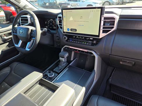 Used 2025 Toyota Sequoia Platinum AWD/4WD image 10
