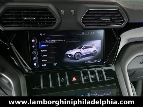 Used 2024 Lamborghini Urus S image 23