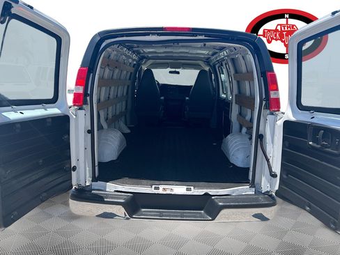 Used 2023 GMC Savana 2500 w/ Driver Convenience Package RWD image 22