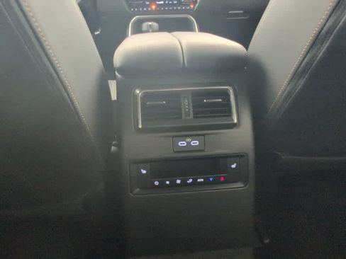 Certified 2025 MAZDA CX-70 3.3 Turbo S w/ Premium Package AWD/4WD image 19