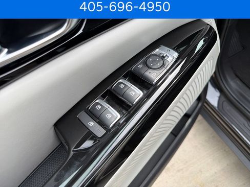 Used 2022 Kia Carnival SX Prestige FWD image 12