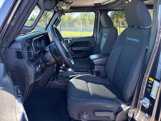 Used 2024 Jeep Wrangler Unlimited Rubicon 4xe AWD/4WD image 17