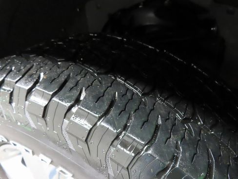 Used 2021 Ford F150 Lariat w/ Equipment Group 502A High image 7