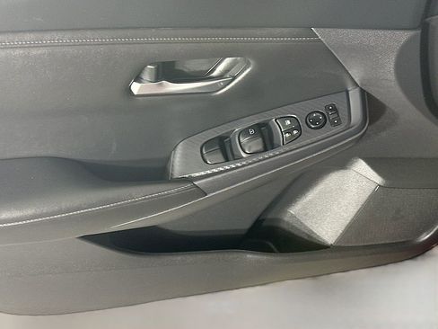 Used 2024 Nissan Sentra SV image 24