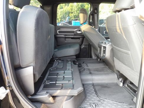 Used 2025 RAM 2500 Big Horn RWD image 37