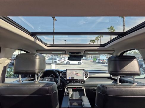 Used 2024 Toyota Tundra Limited image 32