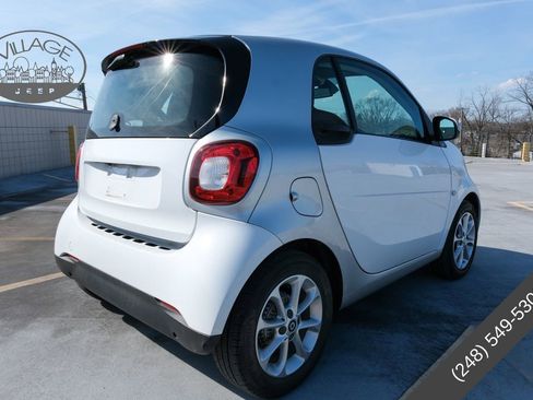 Used 2018 smart fortwo electric drive image 2