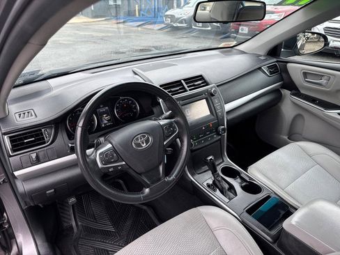 Used 2017 Toyota Camry SE image 15